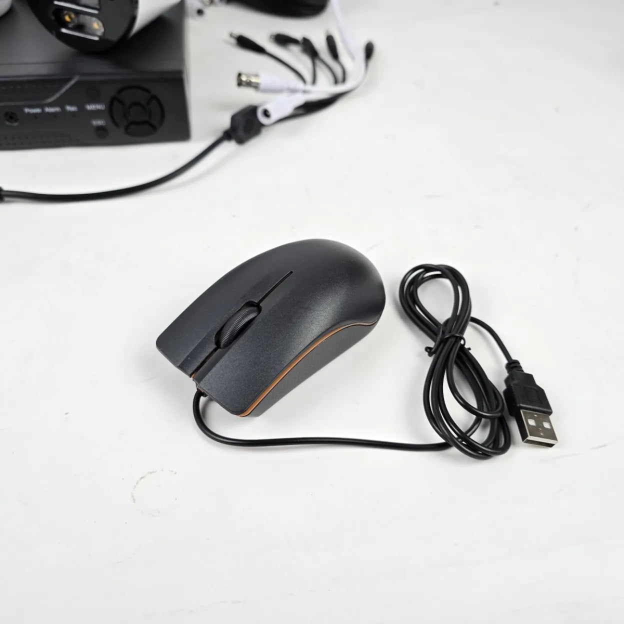 Žičani videonadzorni sustav G501 4K (4 kamere + DVR)
